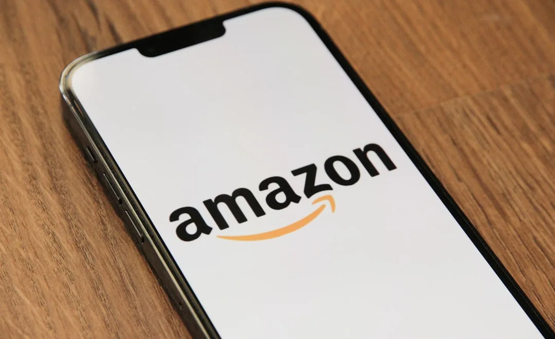 Un consultor de marketing analiza un gráfico de ACoS en Amazon para mejorar la rentabilidad de una tienda online