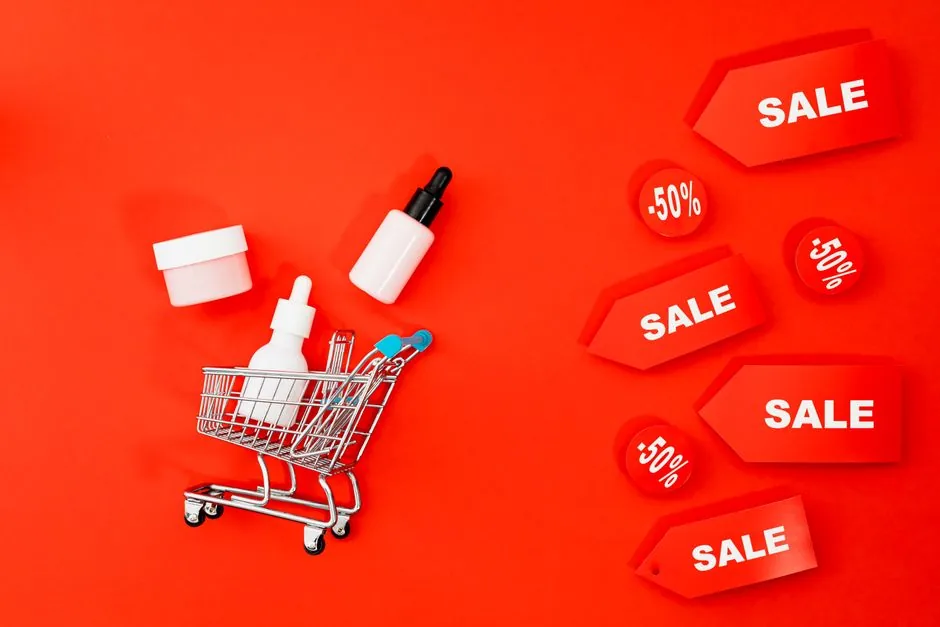Equipo de marketing ajustando pujas de anuncios Sponsored Product en OTTO mediante la nueva integración de Pacvue para mejorar la visibilidad en el mercado alemán