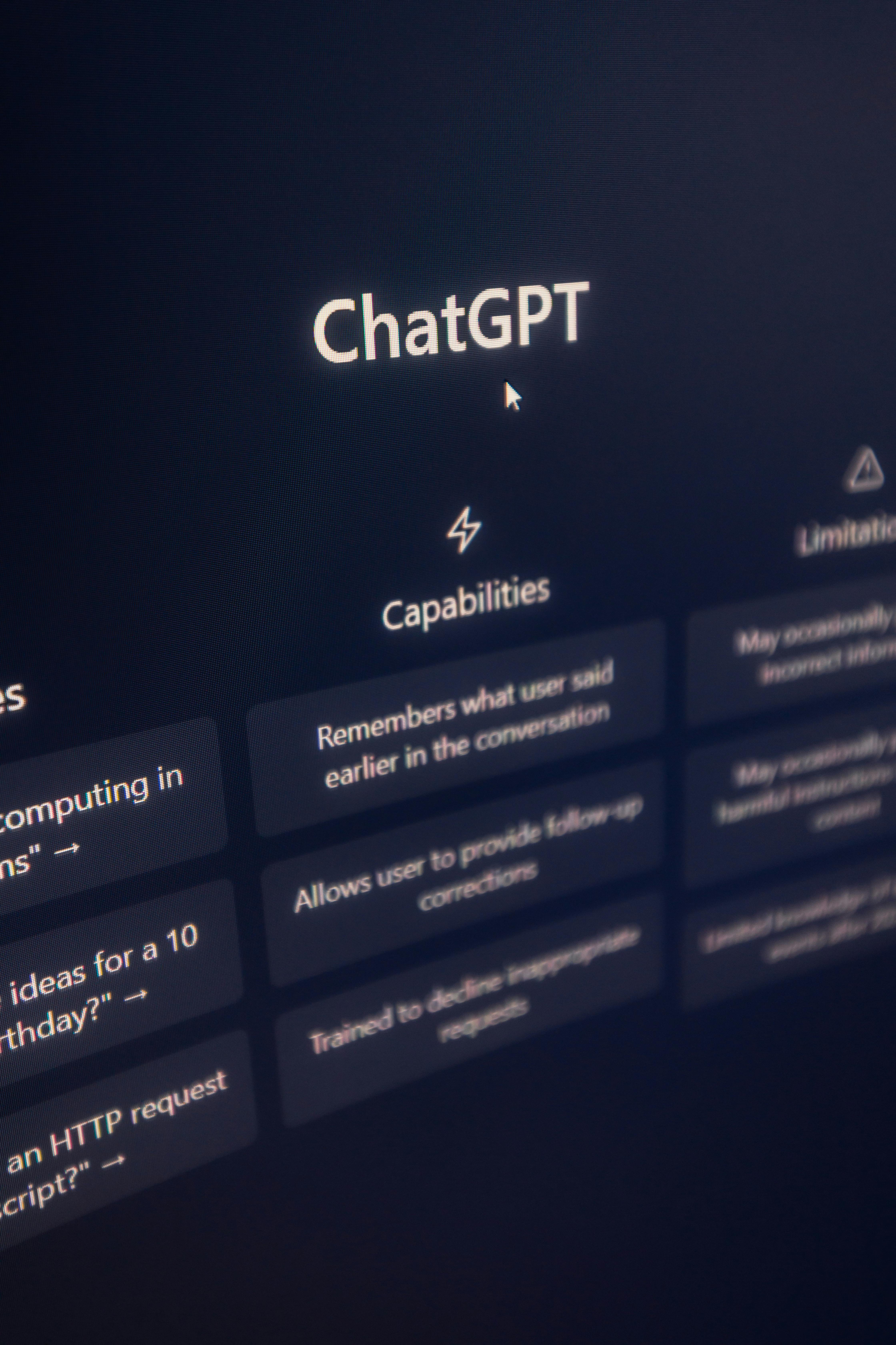 Interfaz de ChatGPT en pantalla representando el Ads Manager Beta de OpenAI con nuevos controles de presupuesto y geo-targeting para anunciantes