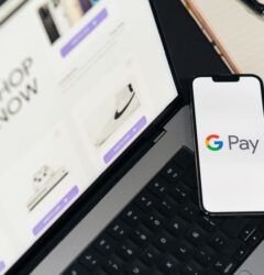 Panel de Google Ads configurando la puja de maximizar valor de conversión en Shopping Estándar para especialistas en marketing digital