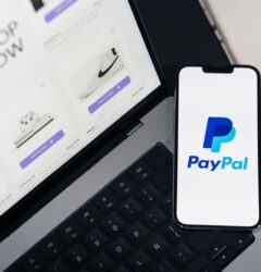 Gráfico de PayPal Ads mostrando el retorno de inversión en Retail Media para marcas de comercio electrónico y directores financieros.