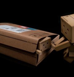 Un vendedor de Amazon analiza gráficas de repricing a gran escala para optimizar la Buy Box de su catálogo masivo.