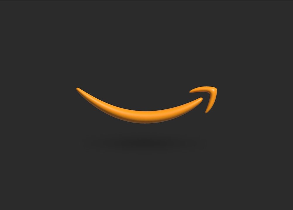 Vendedor analiza la red logística de Amazon Europa para optimizar la rentabilidad de su marca de comercio electrónico.