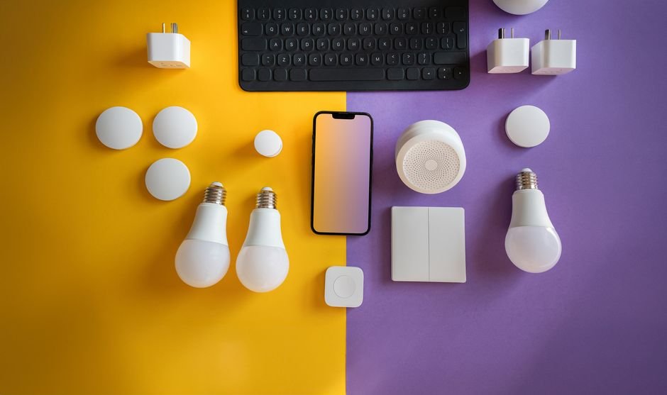 Un profesional de marketing digital analiza métricas de Smart Bidding en Google Ads para optimizar campañas.